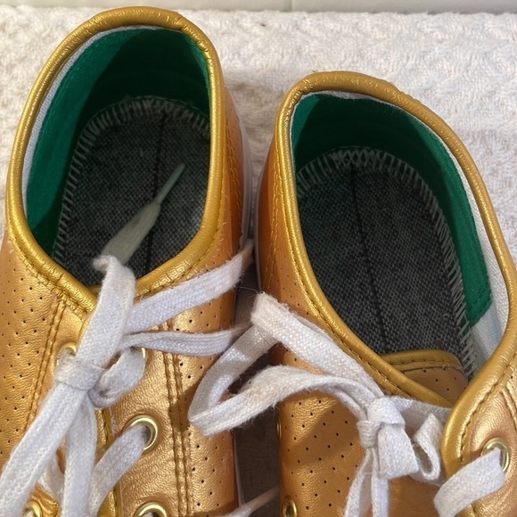 🤩host Pick🤩 Unisex PF Flyer Sizzling Gold and Bold Rare Sneakers by NB - Picture 2 of 8